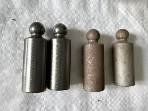 Forged steel ball studs before and after rust removal sandblasting using suction blasting cabinet